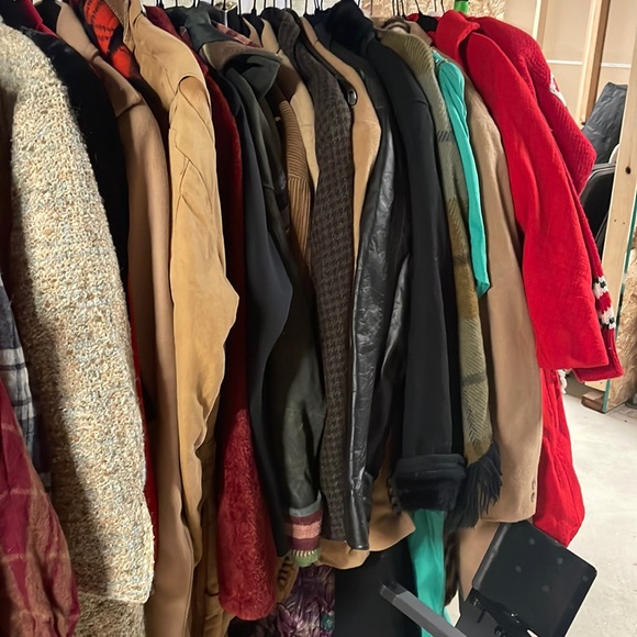 Reserved!! mystery bag! Lot of 20 vintage and modern clothing and accesso… - Picture 1 of 2